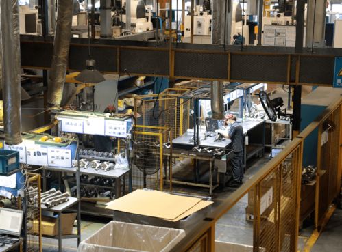 店小二 式服務(wù)讓 隱形冠軍 化危為機(jī) 這家企業(yè)把全球業(yè)務(wù) 裝到 武漢工廠上市